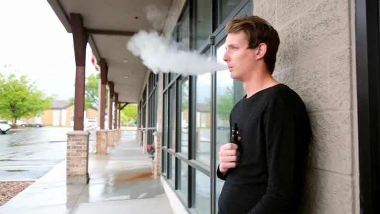 e-zigaretten explored with a consumer guide to effects of e-cigarettes and safety tips