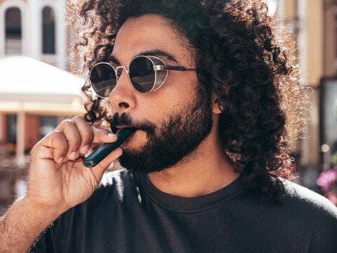 E-cigareta buying guide – what is a e cigarette, how it works and safety tips E-cigareta buying guide – what is a e cigarette, how it works and safety tips