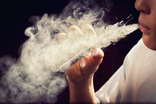 How Eldobható e-Cigi Innovation Meets the 21st century smoke rechargeable kit for Smarter Vaping