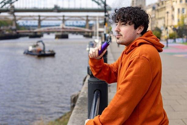 Exploring xoilac tv content and blue e cigarette trends every vaper should know